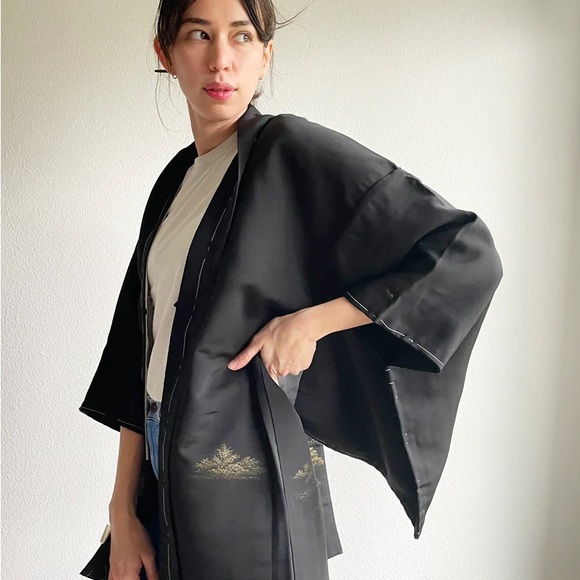 Japanese Traditional Black Haori Kimono Jacket - Picture 14 of 16